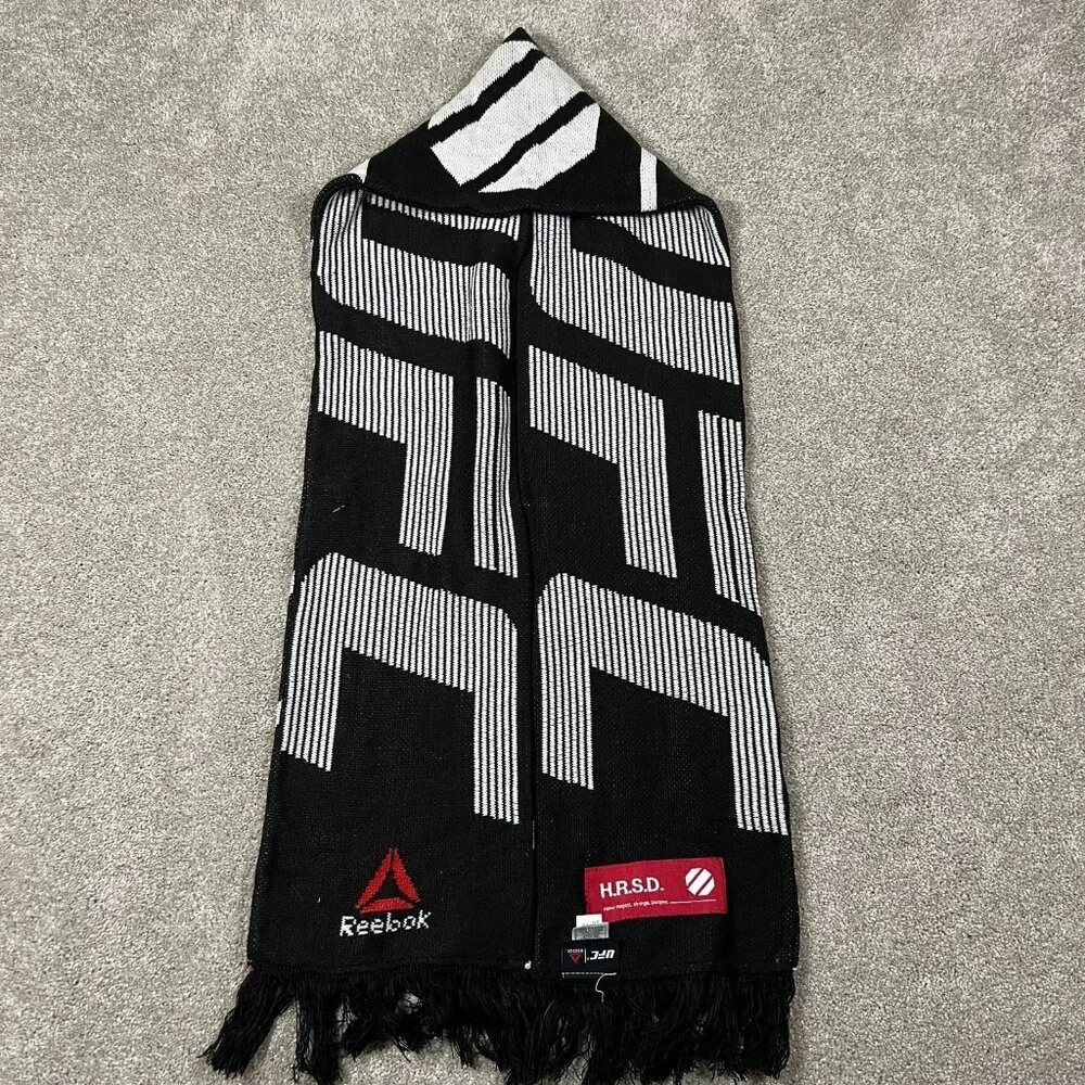 Reebok Unisex One Size Black White Knit Winter Fringe MMA Fan UFC Logo Scarf NWT